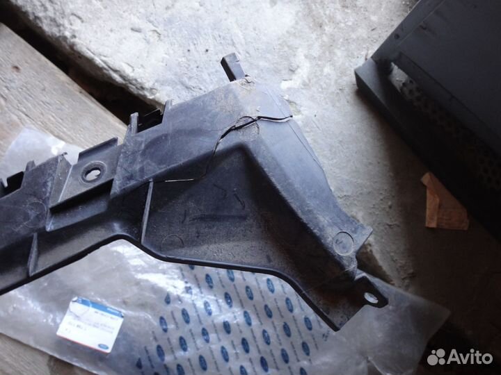 Фиеста крепление заднего бампера правое Fiest09-19