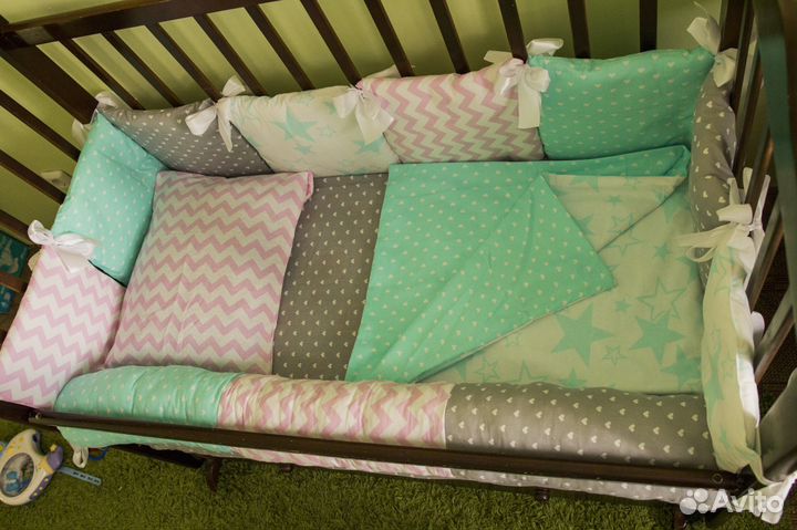 Бортики в кроватку, комплект постельного белья