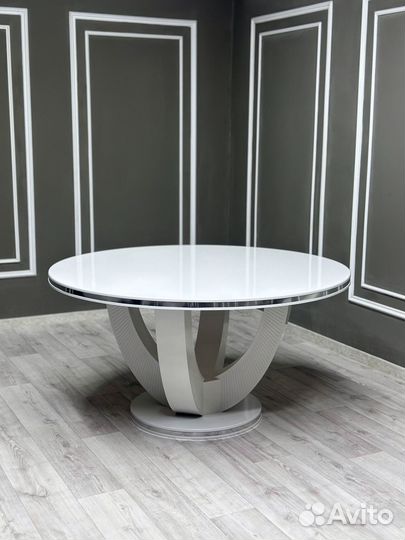 Комплект стол и стулья. Оплата при получении