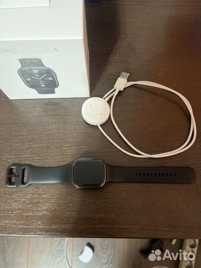 Умные часы Honor Watch 4