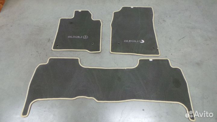 Автомобильные коврики на Lexus LX