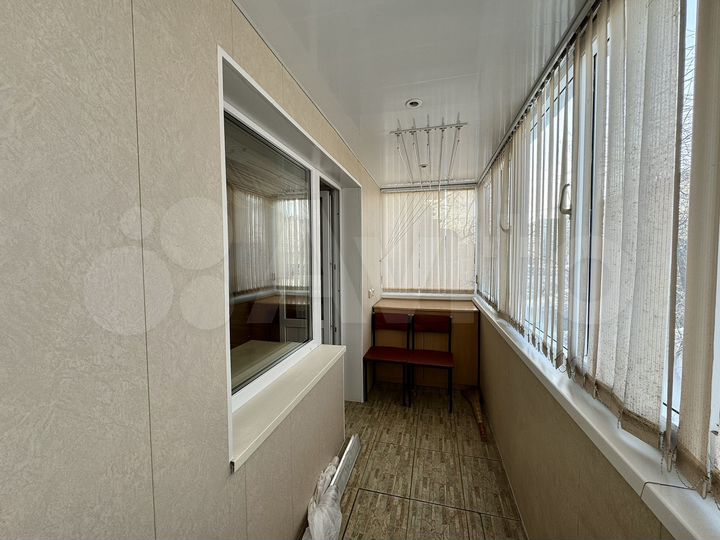 2-к. квартира, 54 м², 1/3 эт.