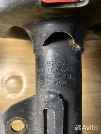 Стойки амортизотора