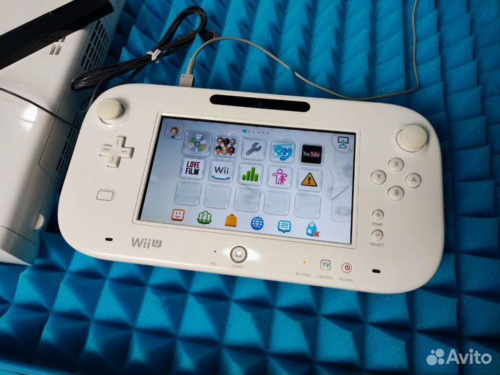Nintendo Wii U white 8гб + 4 игры