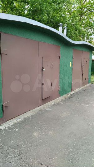 Гараж, > 30 м²