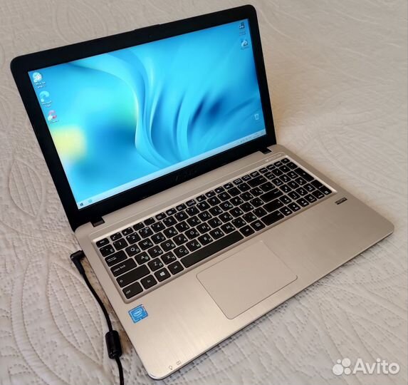 Стильный Asus VivoBook X540SA