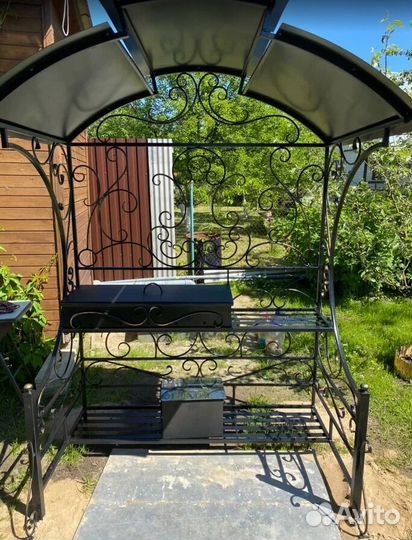 Мангал с крышей