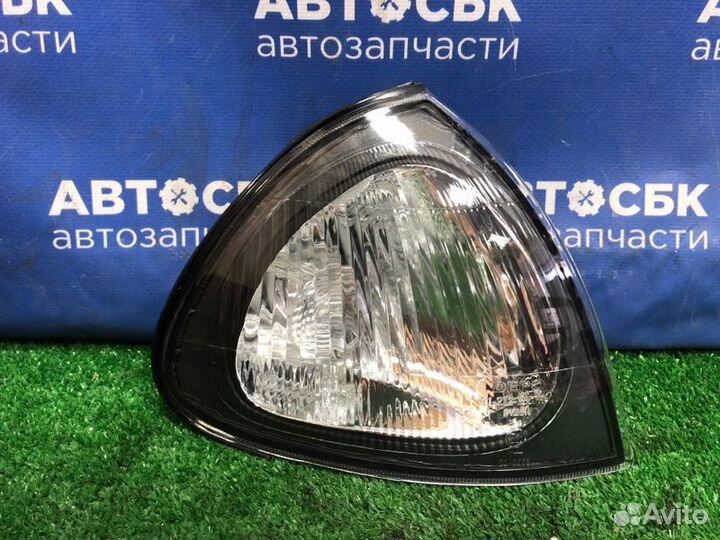 Габарит передний правый Toyota Avensis AT220 2CT