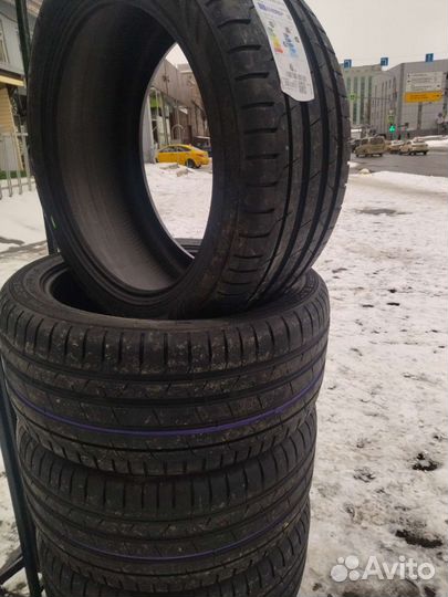 Nokian Tyres Hakka Black 2 SUV 295/40 R21 111Y