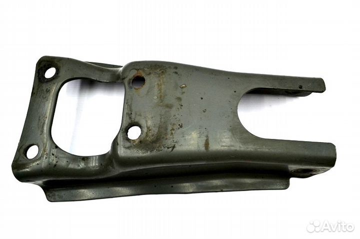 Кронштейн амортизатора переднего моста, верхний ле