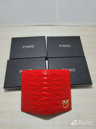 Обложка красный Pinko