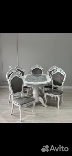 Столы и стулья