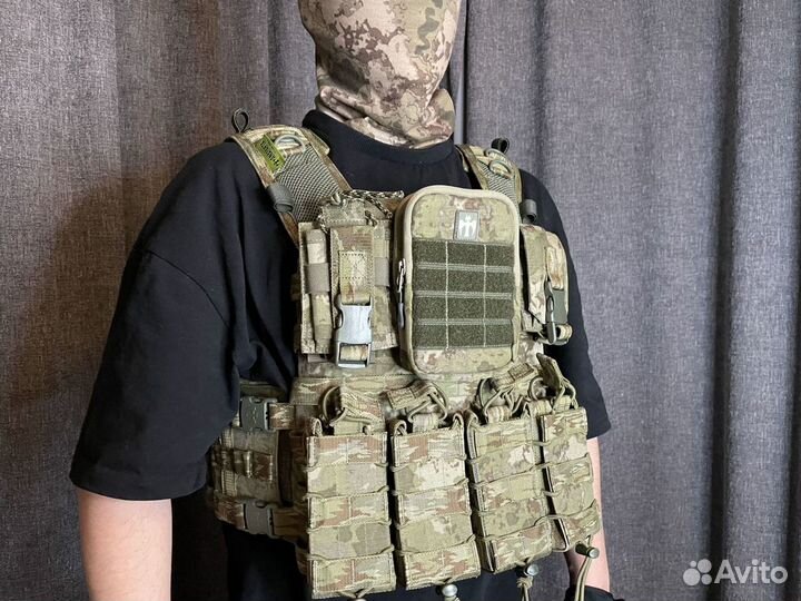 Бронежилет с подсумками