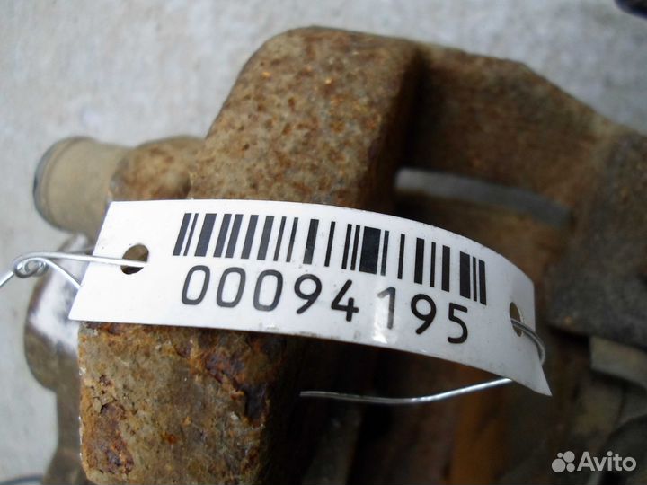 Суппорт передний правый Jeep Grand Cherokee 4 (WK2