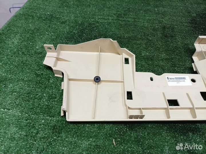 Держатель задней полки Land Rover