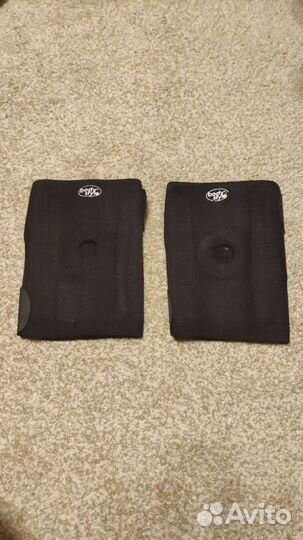 Наколенники