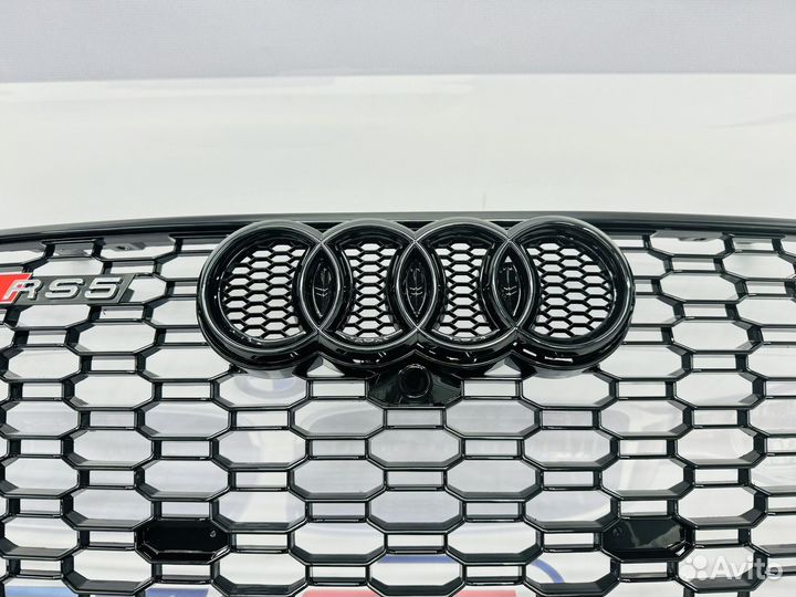 Решетка радиатора Audi A5 B9 черный глянец