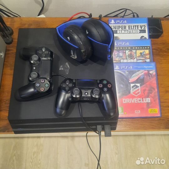 Sony playstation 4 PS4 pro 1tb с играми