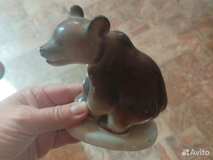 Статуэтка фарфоровая