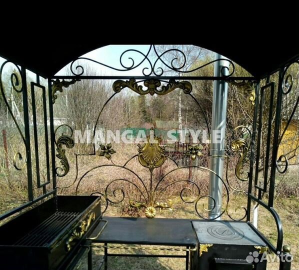 Мангал с крышей