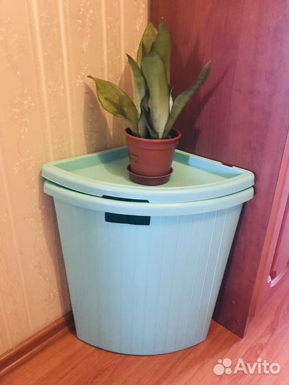 Корзина для белья угловая (пластик)