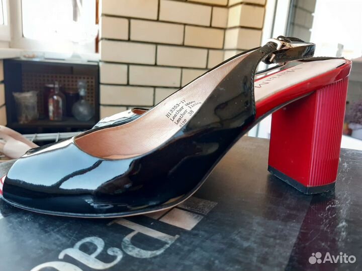 Босоножки 38