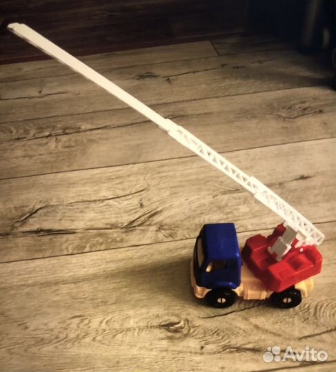 Детские игрушечные машинки