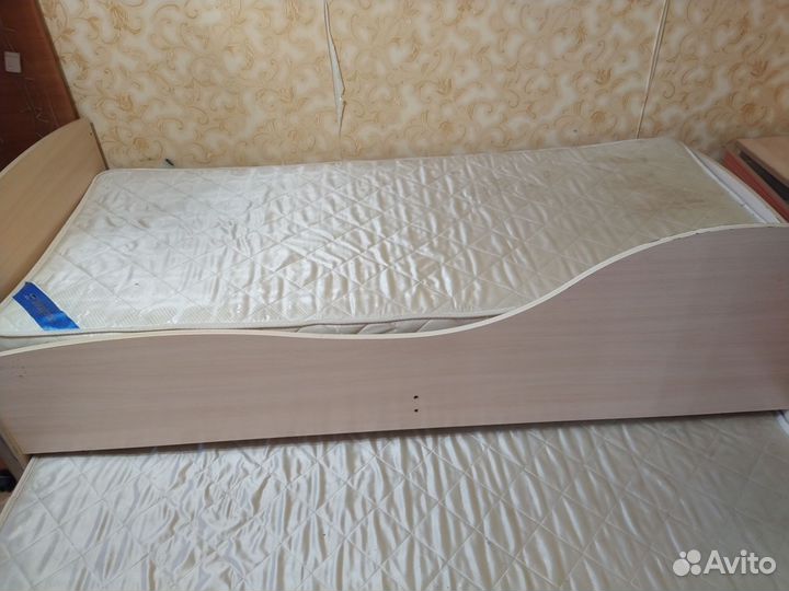 Кровать двухъярусная выкатная