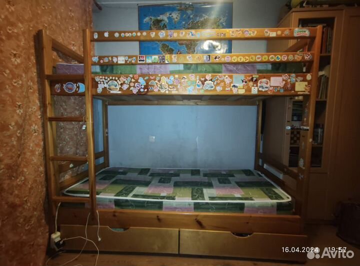 Двухъярусная кровать б.у