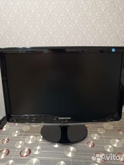 Монитор Samsung SyncMaster B2030
