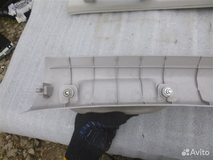 Ручка в салон передняя правая Mitsubishi Pajero