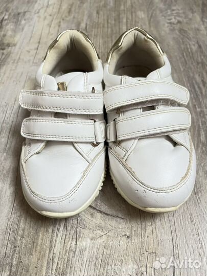 Кроссовки детские 25 р