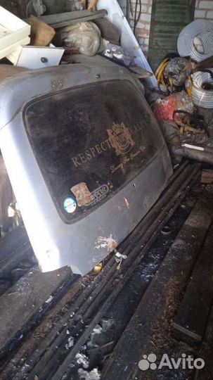 Продам стекло на тойота crahvia