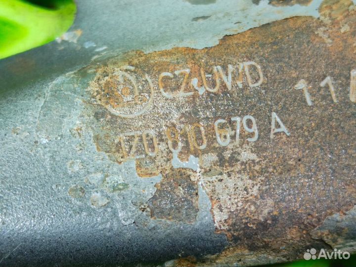 Кронштейн переднего крыла левый skoda Octavia A5