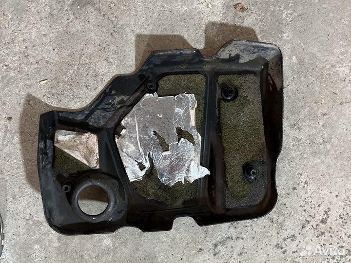 Крышка двигателя лада