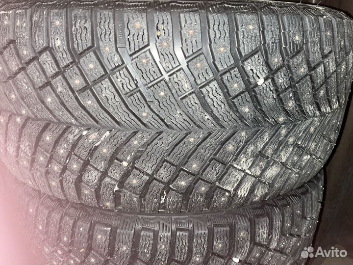 Michelin X-Ice North 4 275/45 R20 и 305/40 R20