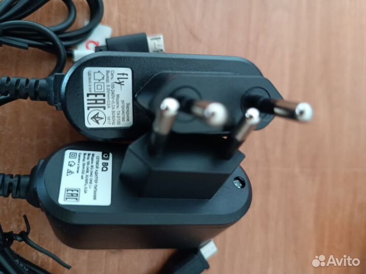 Зарядные устройства mirco/ mini + 1 кабель новый