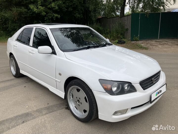 Toyota Altezza 2.0 AT, 1998, 317 000 км