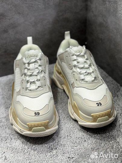 Кроссовки Balenciaga Triple S en cuir Baskets