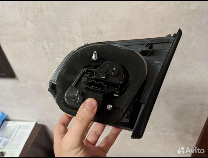 Фары на крышку багажника VW golf 6, правый