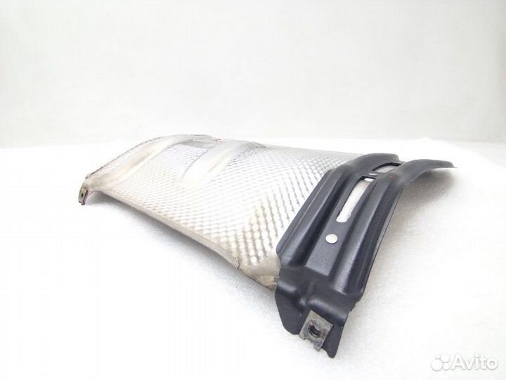 Тепловой экран задний правый Mercedes-Benz