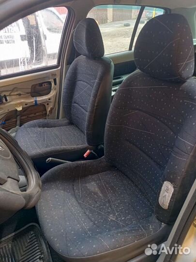 Передние сидения на Renault Clio, Symbol