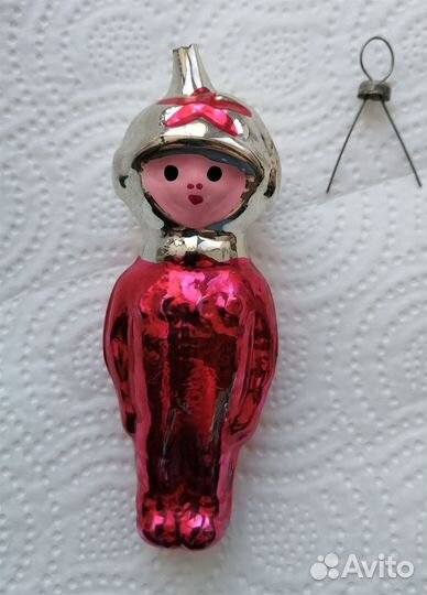 Девочка с куклой, космонавт, клоун гдр и др