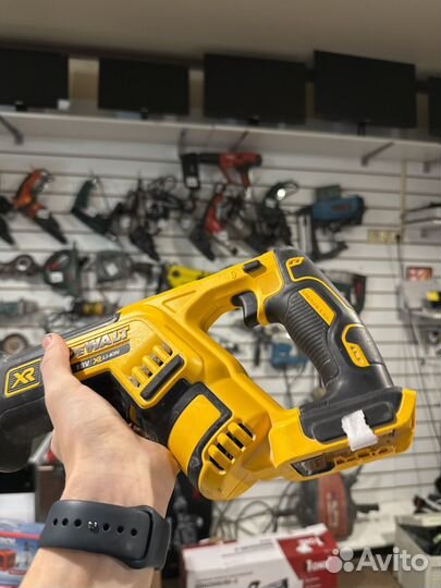 Пила сабельная Dewalt DCS 367