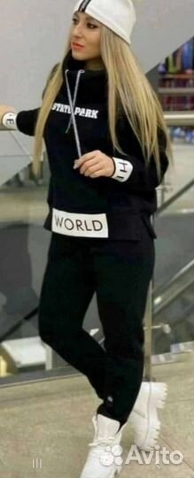 Спортивный костюм женский