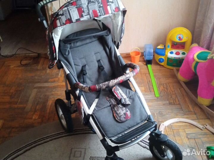Прогулочная коляска