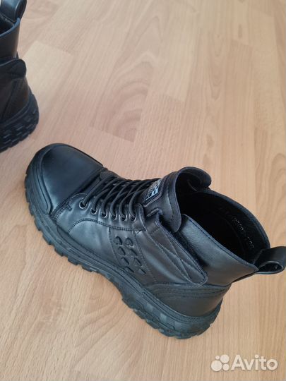 Ботинки женские 36 размер новые