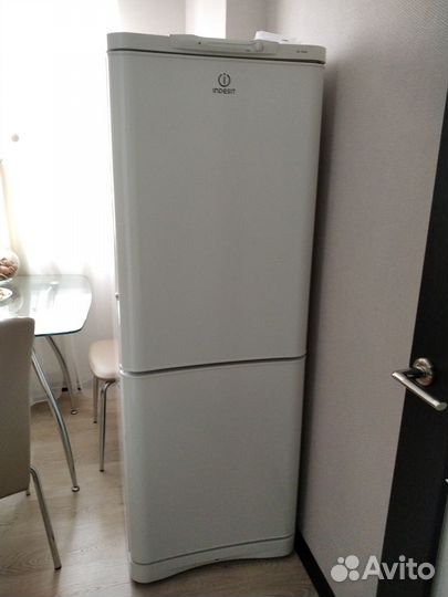Холодильник indesit