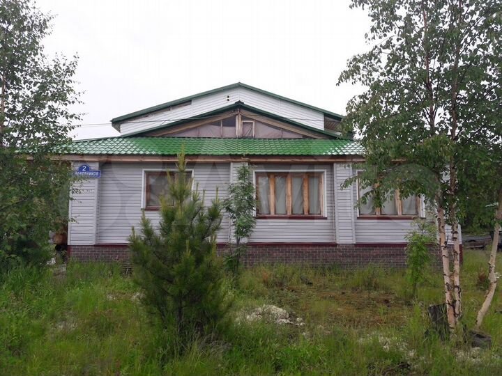 Дом 301,9 м² на участке 2,5 сот.