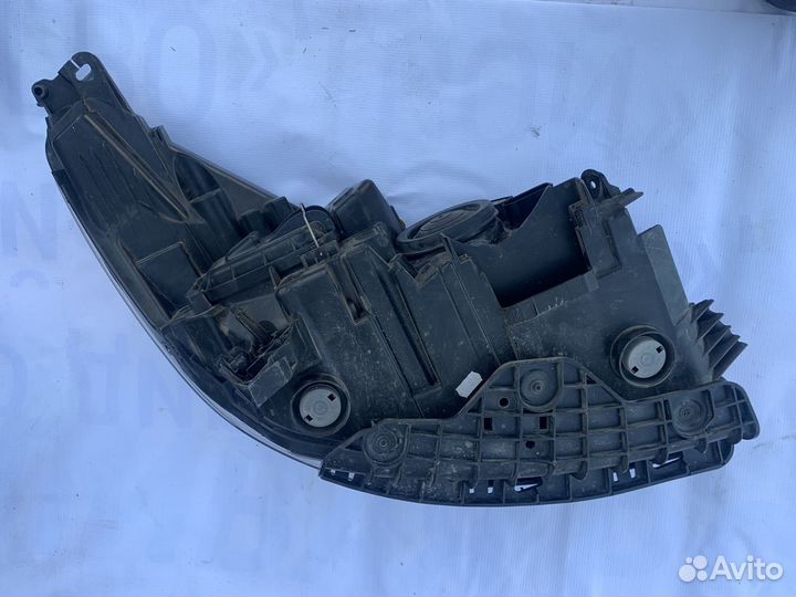 Фара левая Ford kuga 2